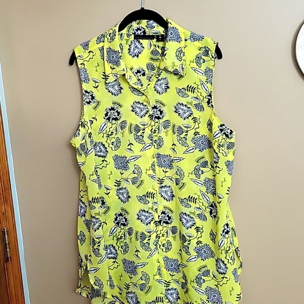 3/$20 Blouse Ladies XL